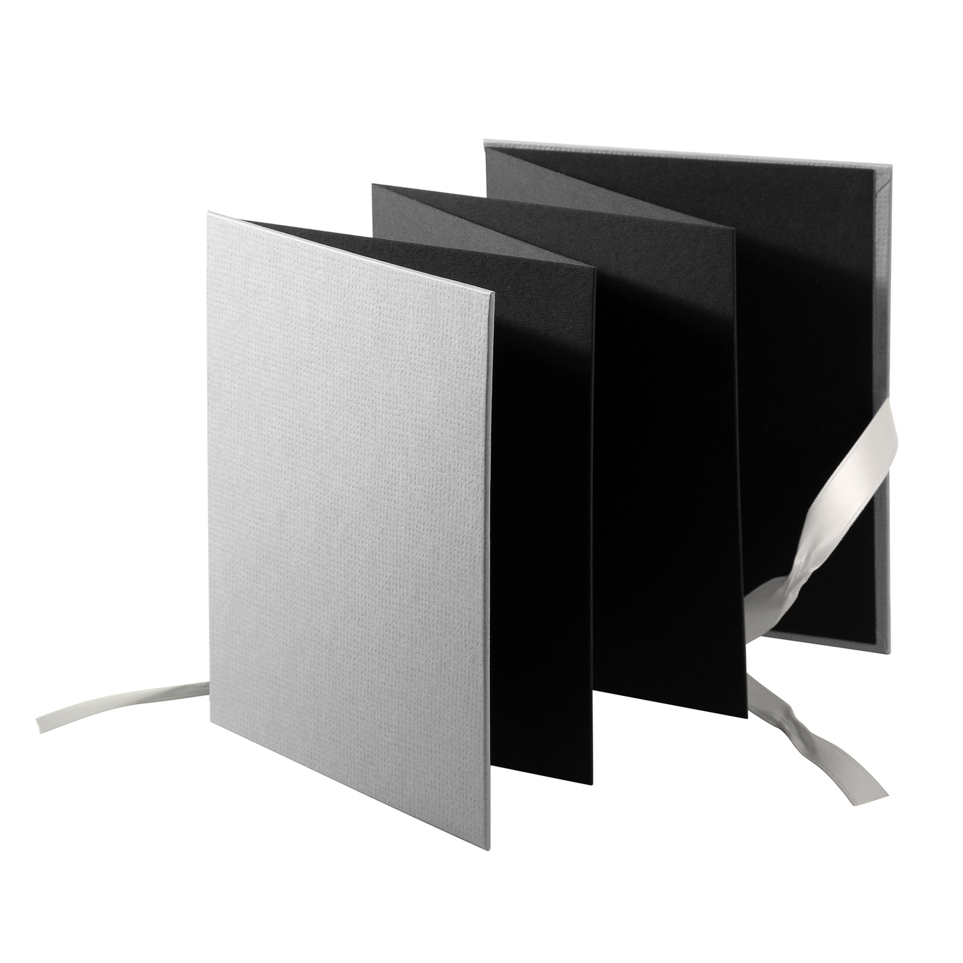 A beautifully crafted grey Goldbuch leporello featuring a charming light grey bow.