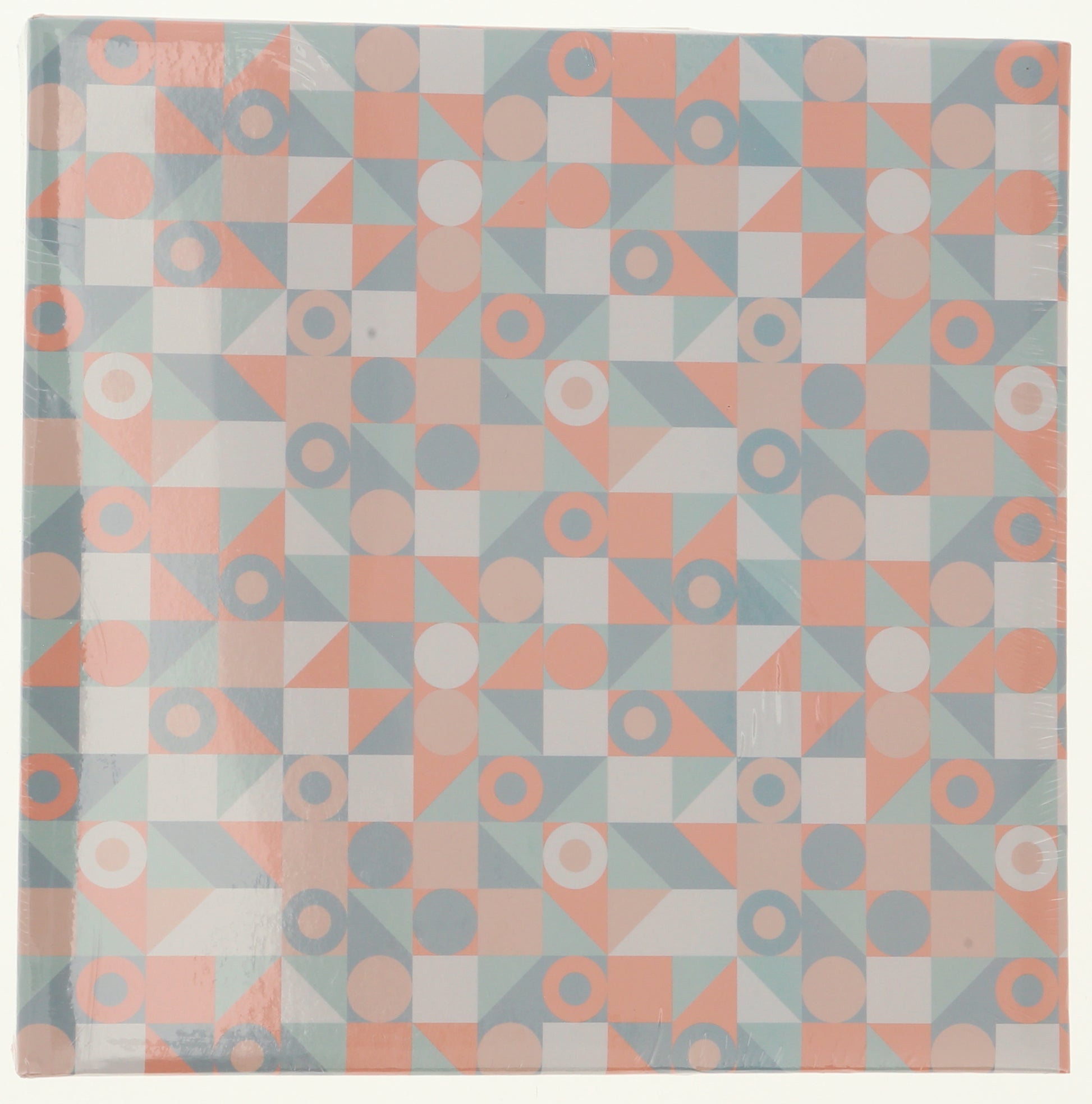 Stylish Hama photo album showcasing geometric shapes for a modern and elegant look.