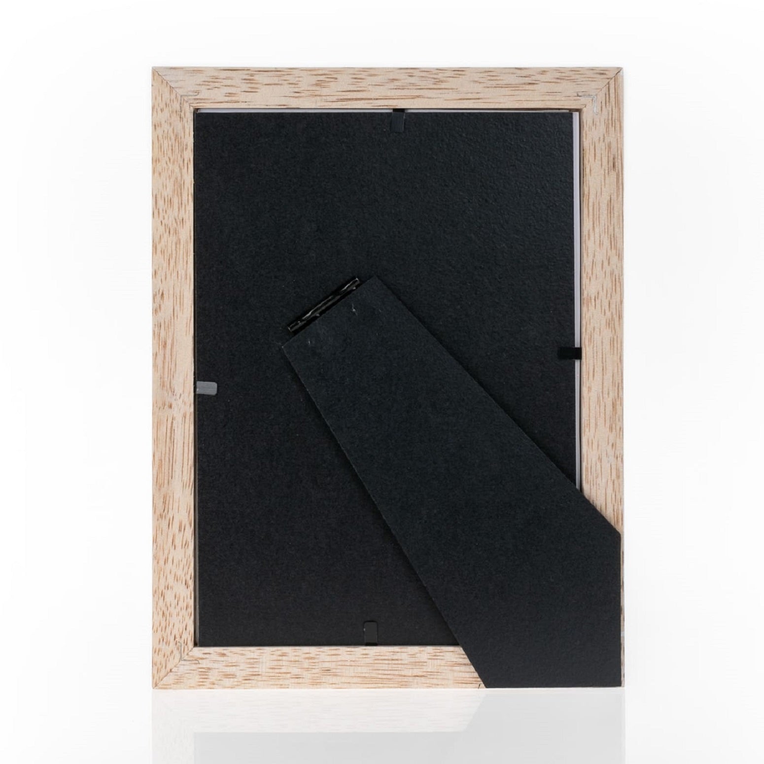 A ZEP natural color frame featuring a touching photograph of a mother and her daughter, capturing a special moment.