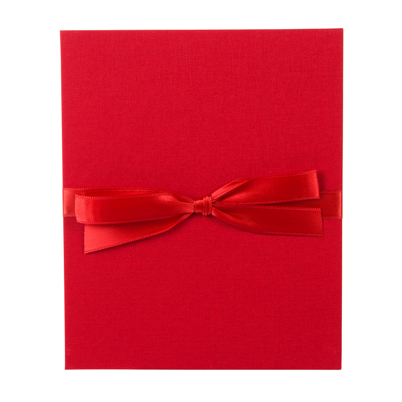  A beautifully crafted red Goldbuch leporello featuring a charming red bow.
