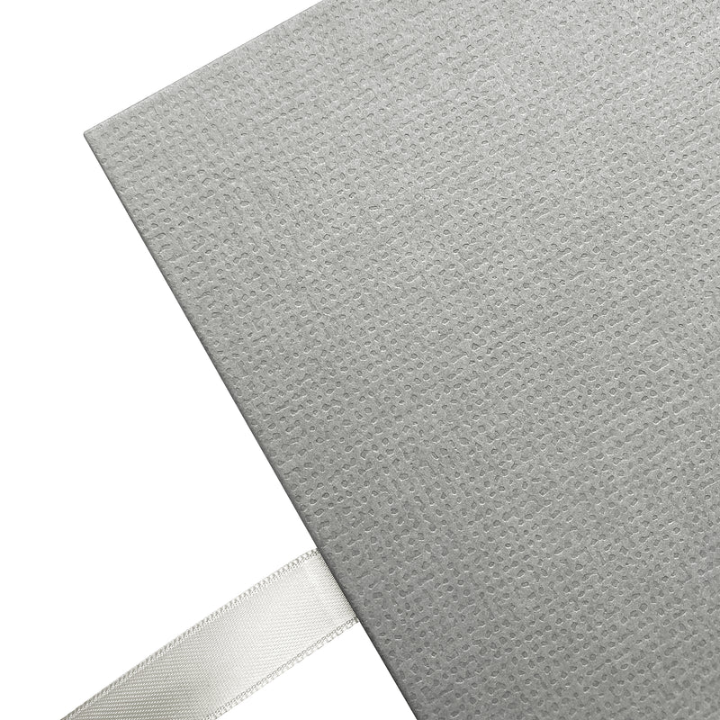  A beautifully crafted grey Goldbuch leporello featuring a charming light grey bow.