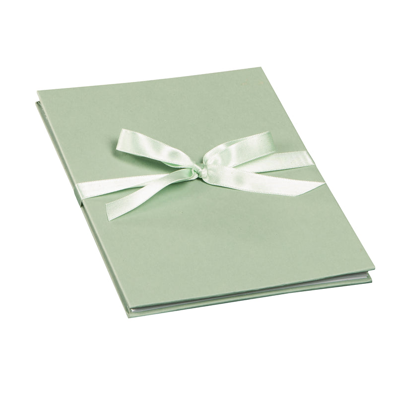  A beautifully crafted pastel green Goldbuch leporello featuring a charming light green bow.
