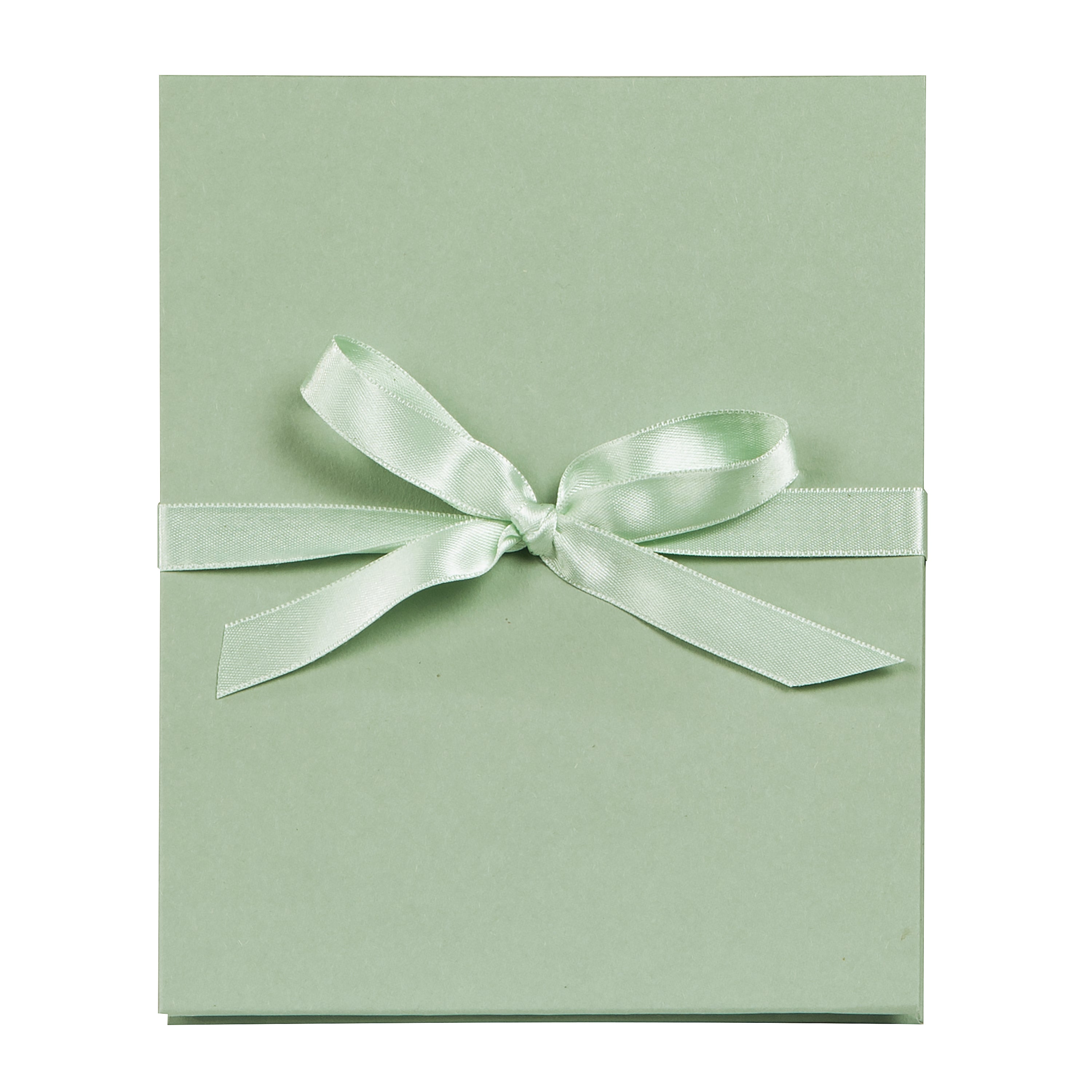  A beautifully crafted pastel green Goldbuch leporello featuring a charming light green bow.