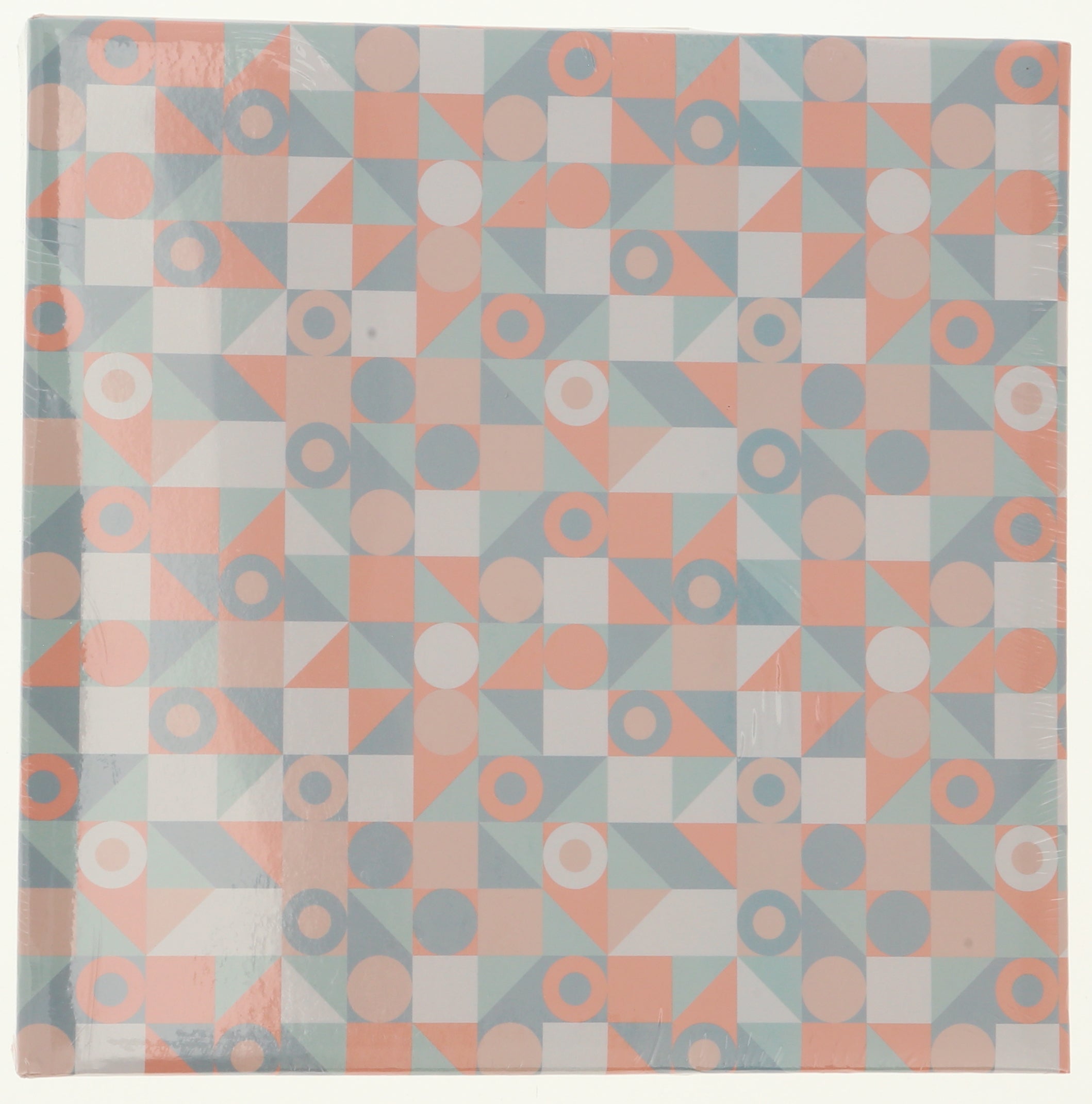 Stylish Hama photo album showcasing geometric shapes for a modern and elegant look.