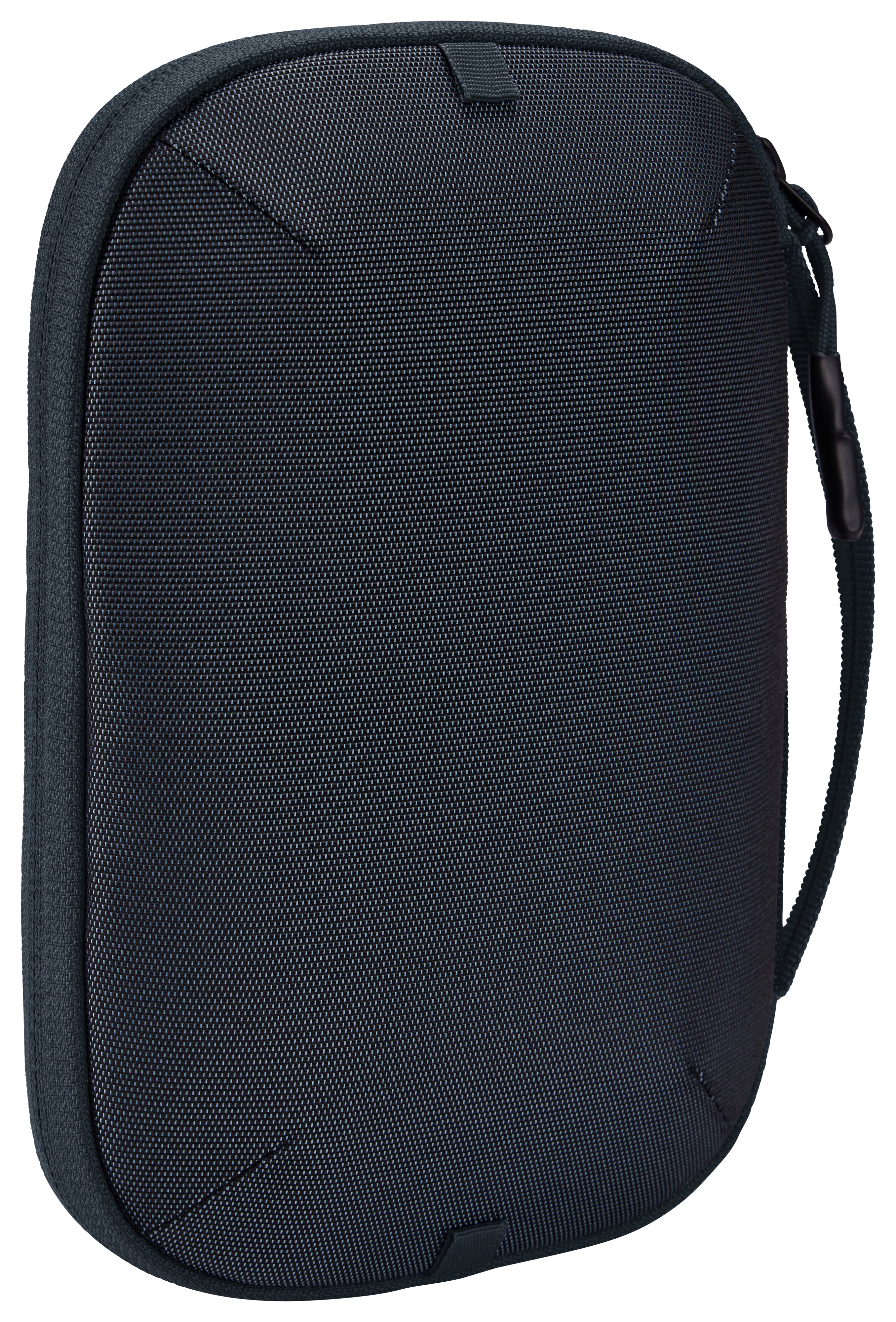 Versatile Thule PowerShuttle case, provides storage for chargers, cords, small electronics and other items, quick access to gear and a comfortable carry in any environment.