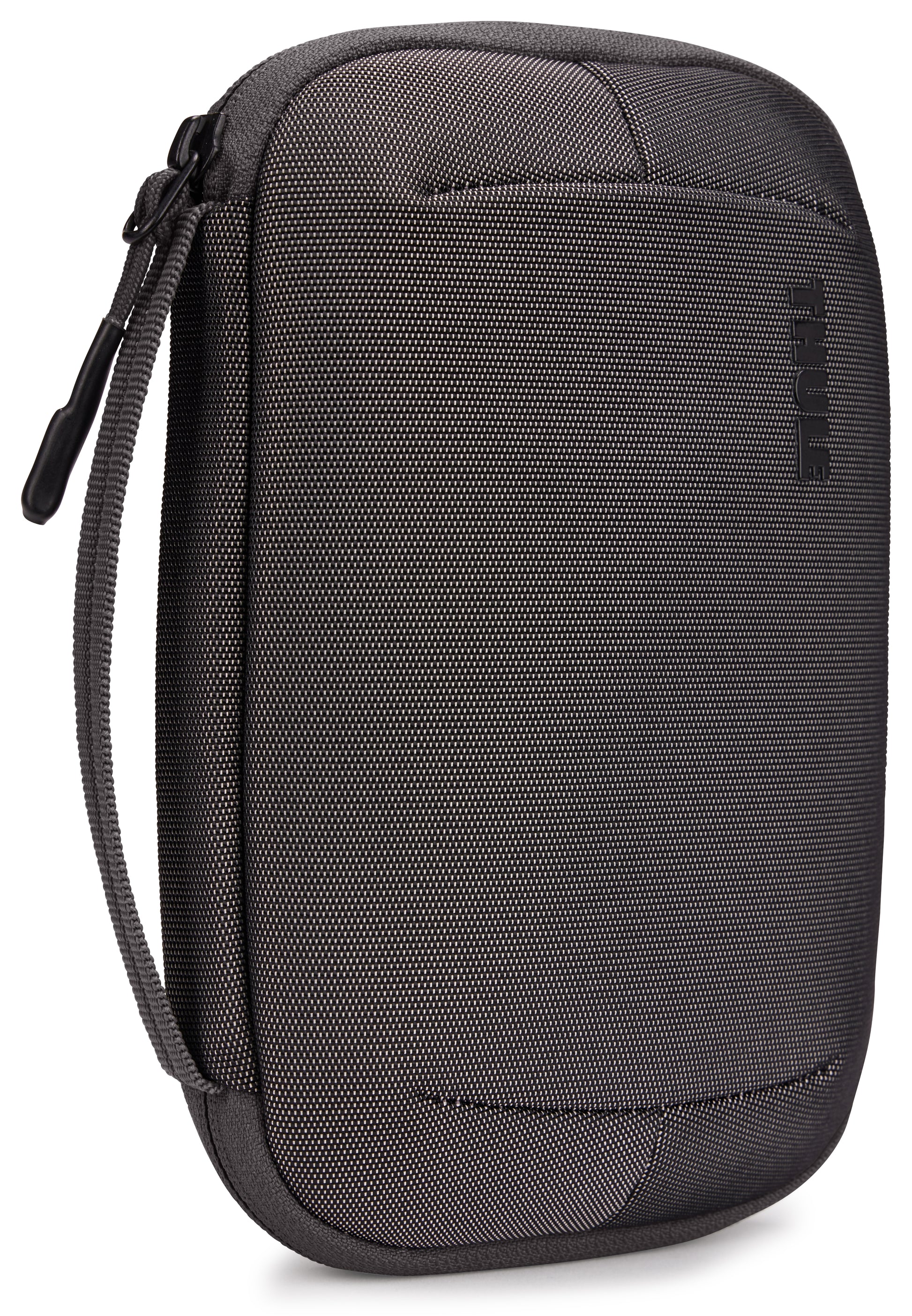Versatile Thule PowerShuttle case, provides storage for chargers, cords, small electronics and other items, quick access to gear and a comfortable carry in any environment.