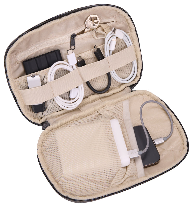 Versatile Thule PowerShuttle case, provides storage for chargers, cords, small electronics and other items, quick access to gear and a comfortable carry in any environment.