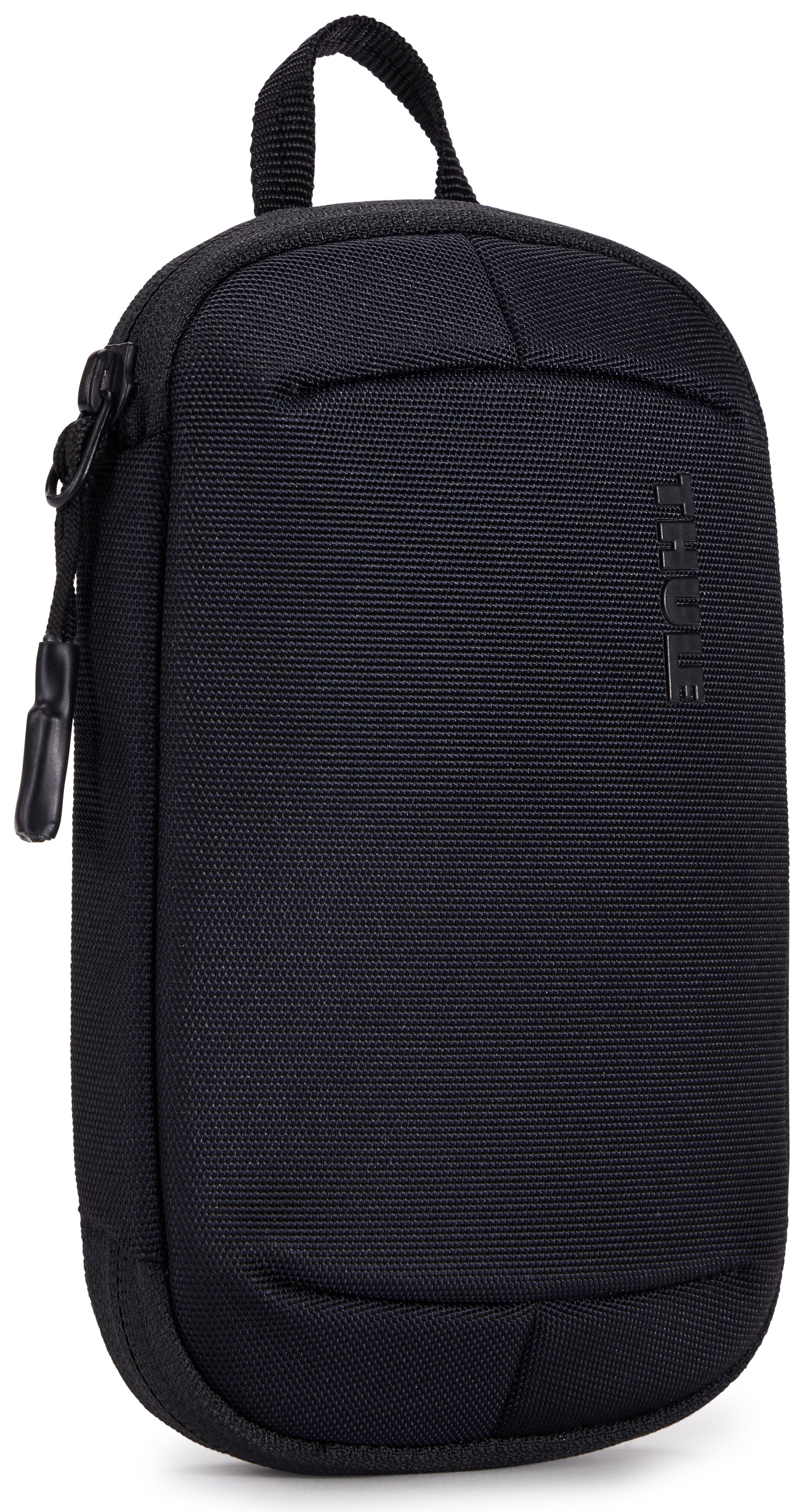 Versatile Thule PowerShuttle case, provides storage for chargers, cords, small electronics and other items, quick access to gear and a comfortable carry in any environment.