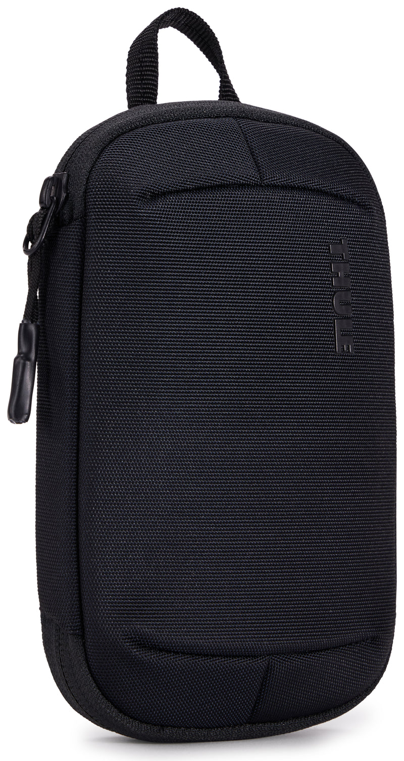 Versatile Thule PowerShuttle case, provides storage for chargers, cords, small electronics and other items, quick access to gear and a comfortable carry in any environment.
