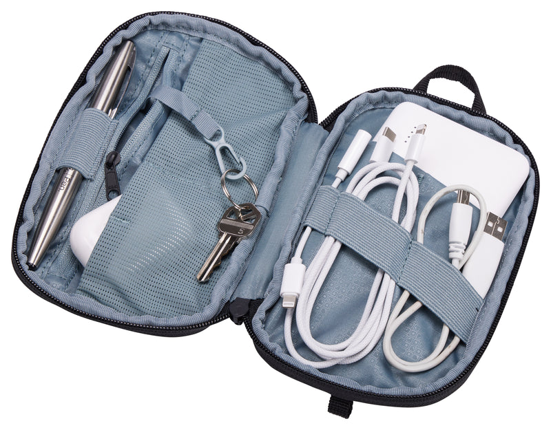 Versatile Thule PowerShuttle case, provides storage for chargers, cords, small electronics and other items, quick access to gear and a comfortable carry in any environment.
