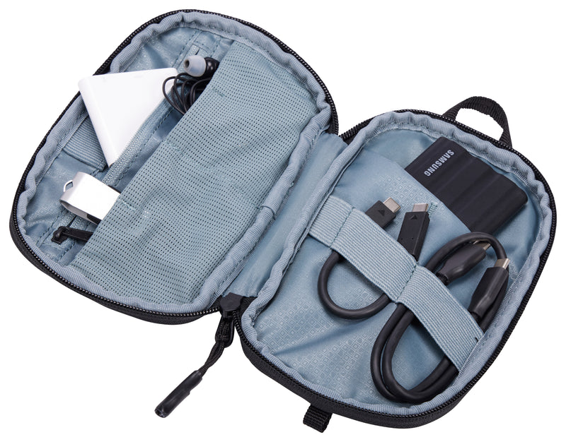 Versatile Thule PowerShuttle case, provides storage for chargers, cords, small electronics and other items, quick access to gear and a comfortable carry in any environment.