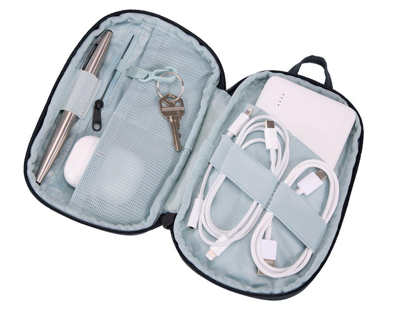Versatile Thule PowerShuttle case, provides storage for chargers, cords, small electronics and other items, quick access to gear and a comfortable carry in any environment.
