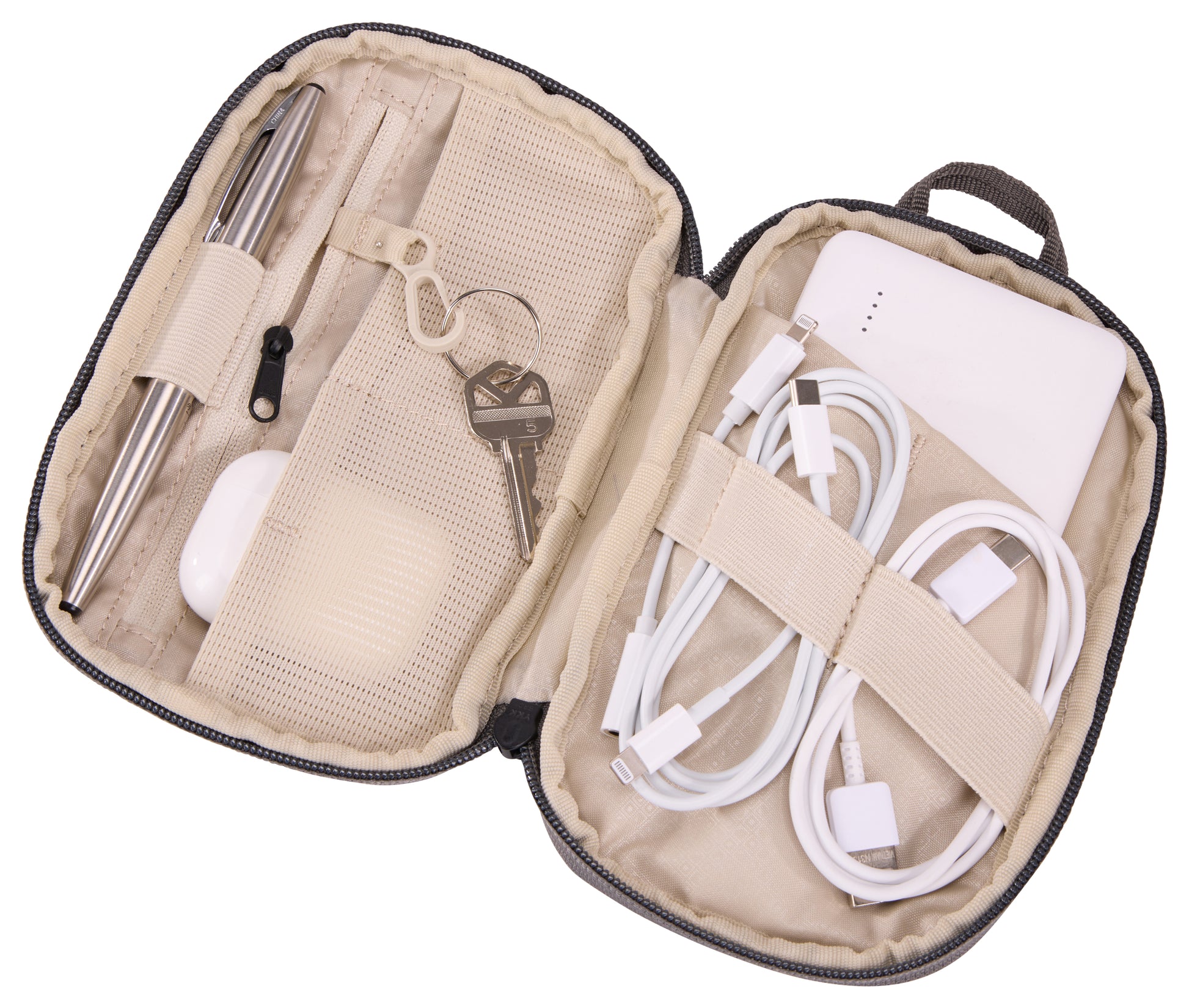 Versatile Thule PowerShuttle case, provides storage for chargers, cords, small electronics and other items, quick access to gear and a comfortable carry in any environment.