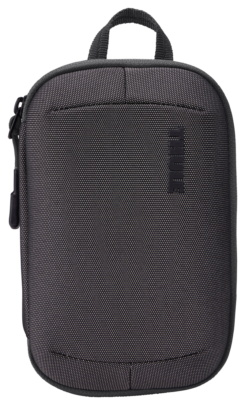 Versatile Thule PowerShuttle case, provides storage for chargers, cords, small electronics and other items, quick access to gear and a comfortable carry in any environment.
