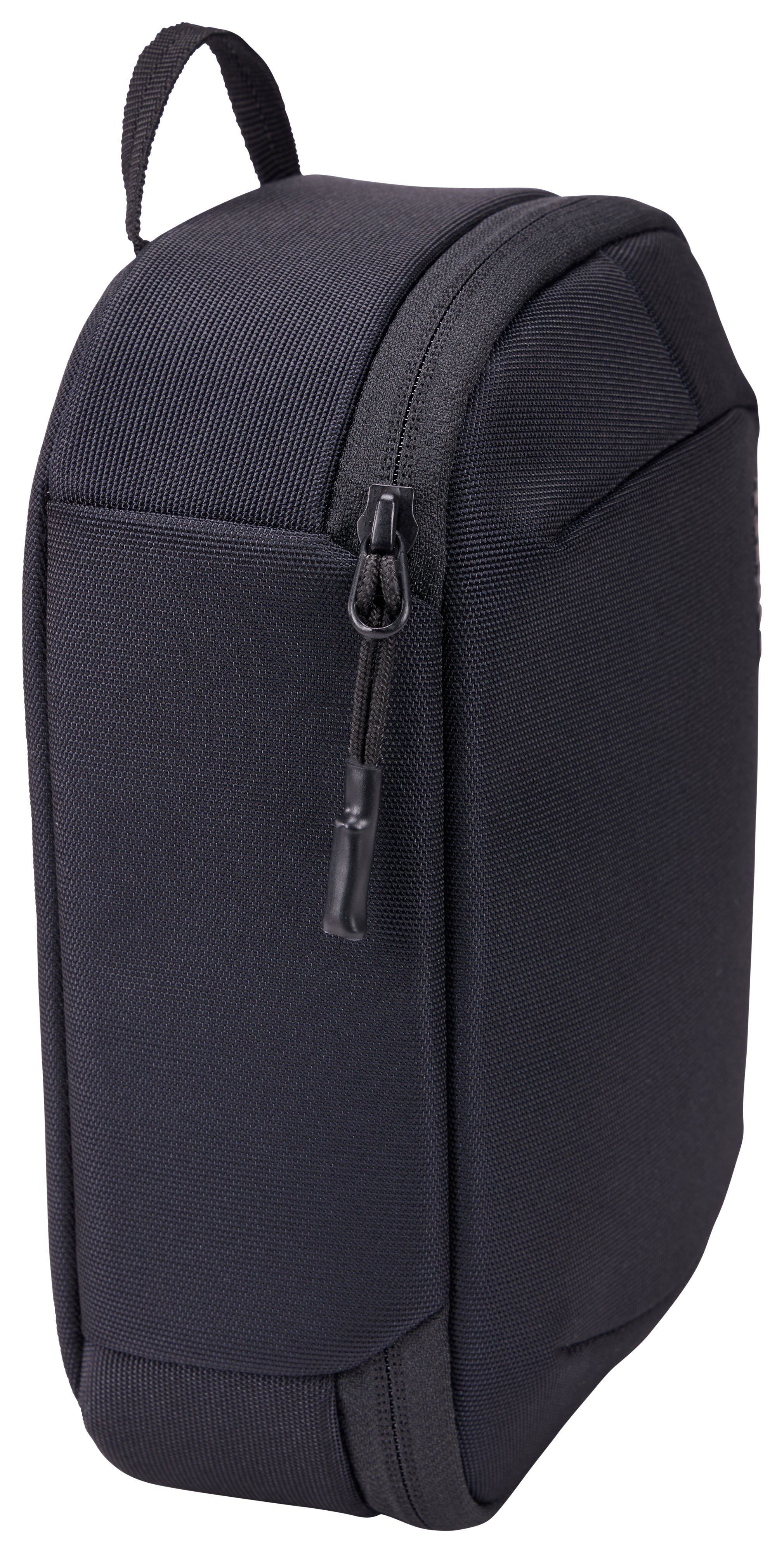 Versatile Thule PowerShuttle case, provides storage for chargers, cords, small electronics and other items, quick access to gear and a comfortable carry in any environment.