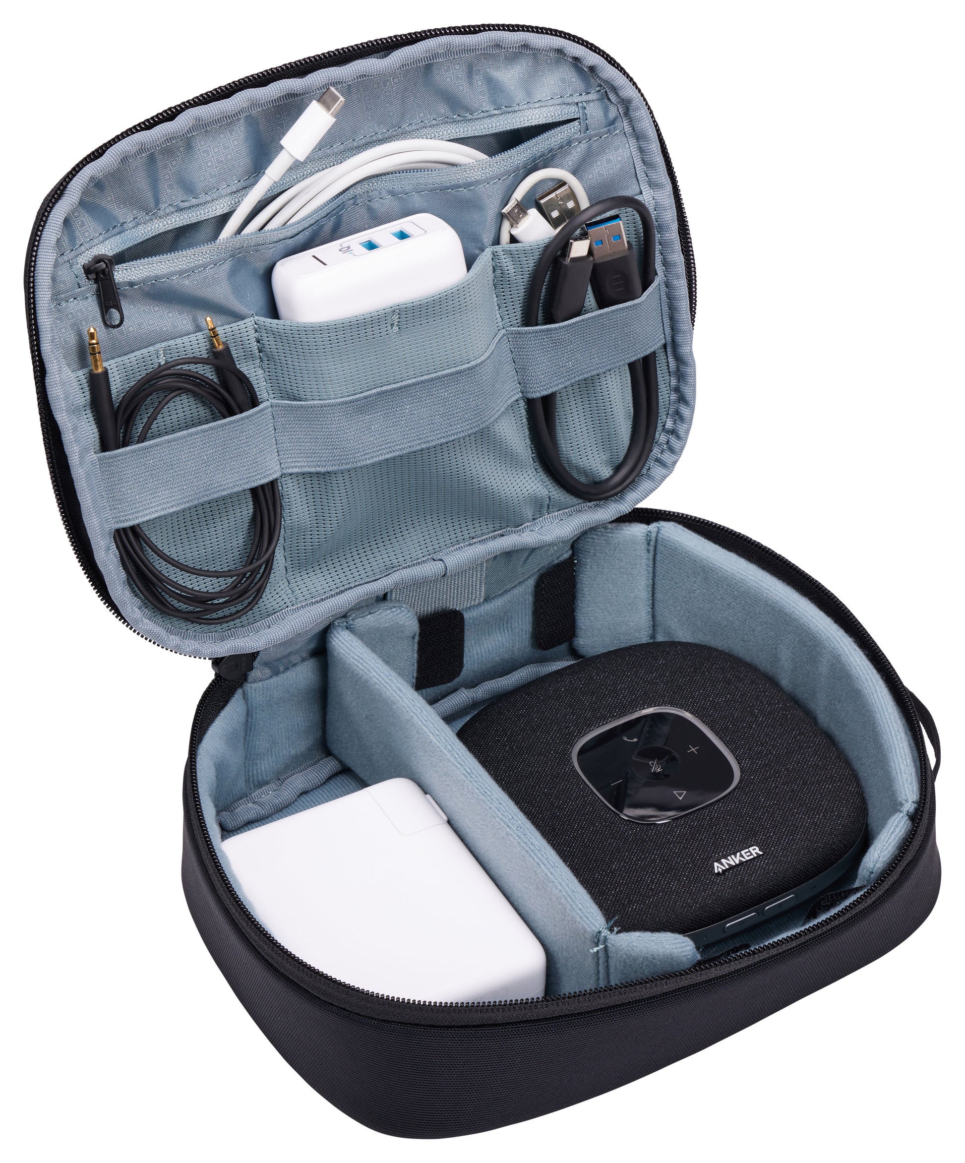 Versatile Thule PowerShuttle case, provides storage for chargers, cords, small electronics and other items, quick access to gear and a comfortable carry in any environment.