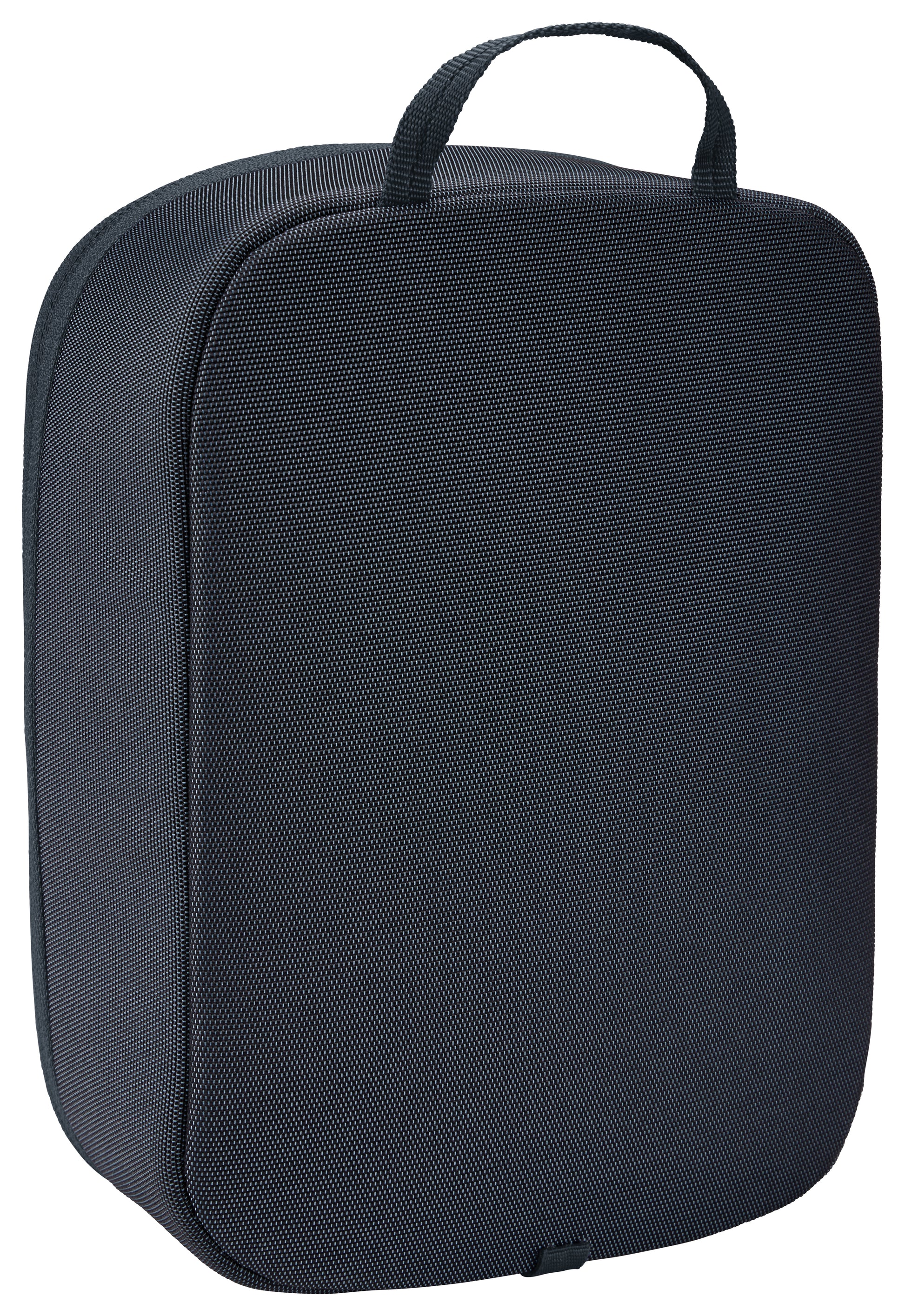 Versatile Thule PowerShuttle case, provides storage for chargers, cords, small electronics and other items, quick access to gear and a comfortable carry in any environment.