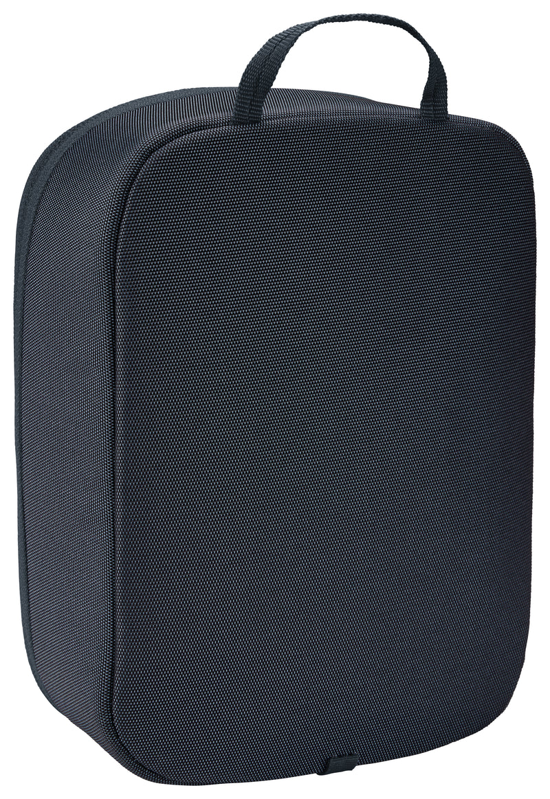 Versatile Thule PowerShuttle case, provides storage for chargers, cords, small electronics and other items, quick access to gear and a comfortable carry in any environment.