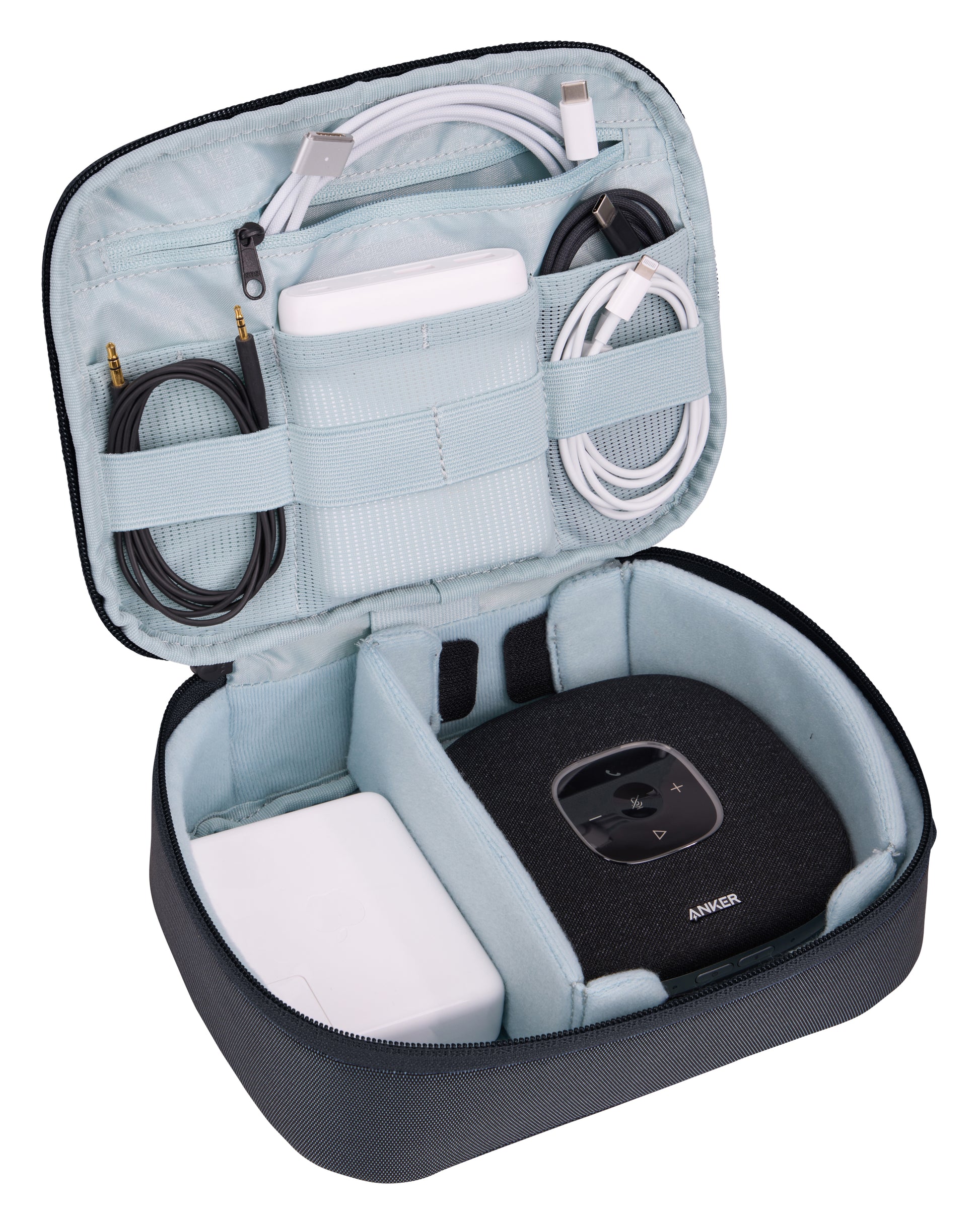 Versatile Thule PowerShuttle case, provides storage for chargers, cords, small electronics and other items, quick access to gear and a comfortable carry in any environment.