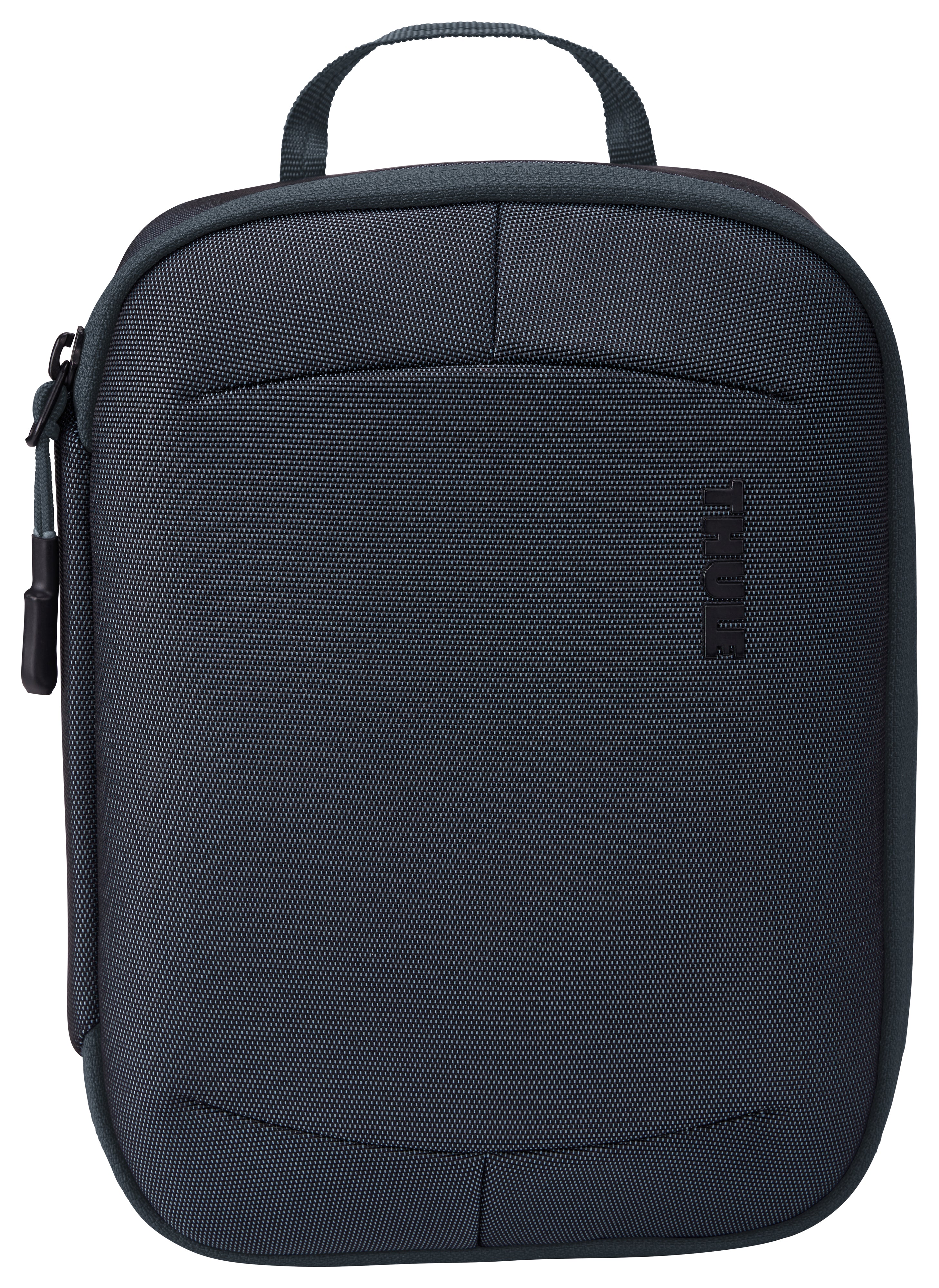 Versatile Thule PowerShuttle case, provides storage for chargers, cords, small electronics and other items, quick access to gear and a comfortable carry in any environment.